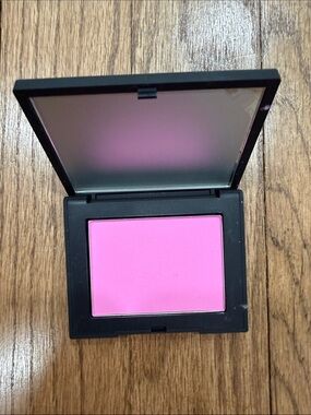 Nar's Blush in Thrill New no Box